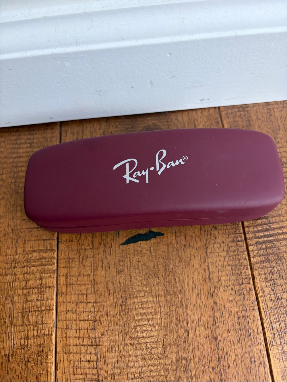 Ray-Ban Hard Clamshell Case Felt Interior for Glasses/Sunglasses Maroon